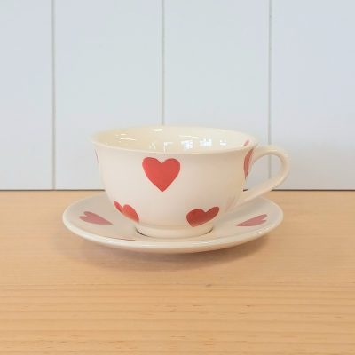 Giant Queen of Hearts Teacup & Saucer