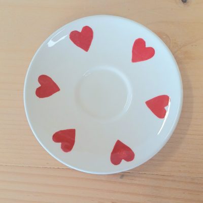 Giant Queen of Hearts Teacup & Saucer - Image 3